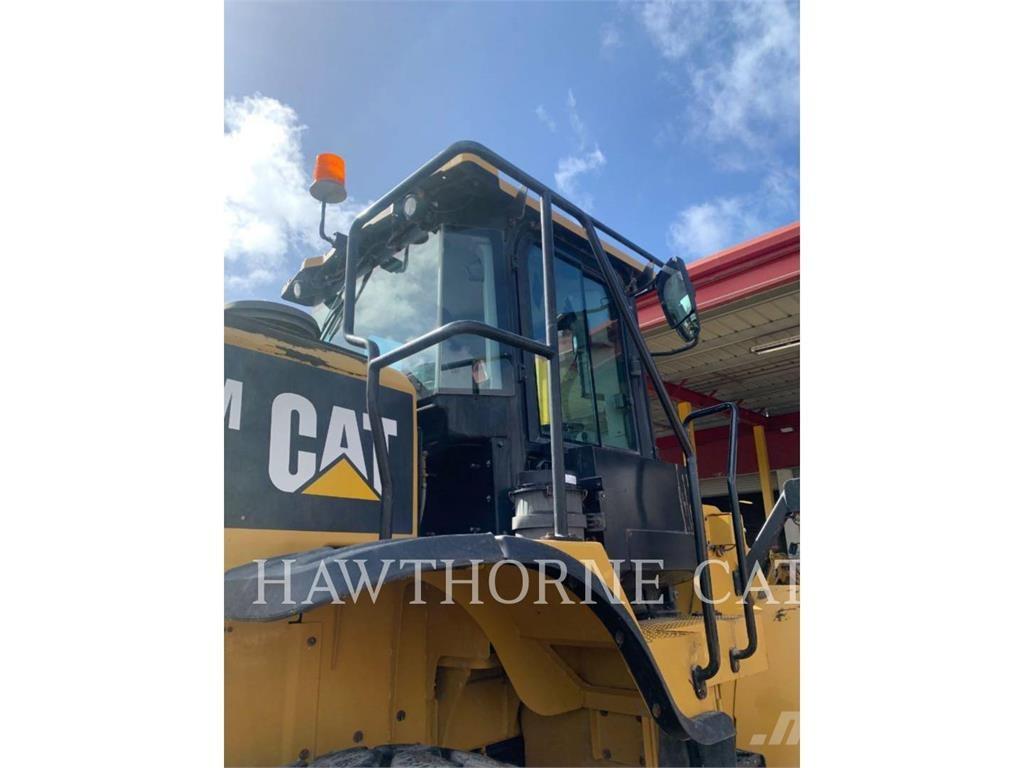 CAT 950M Фронтальні навантажувачі