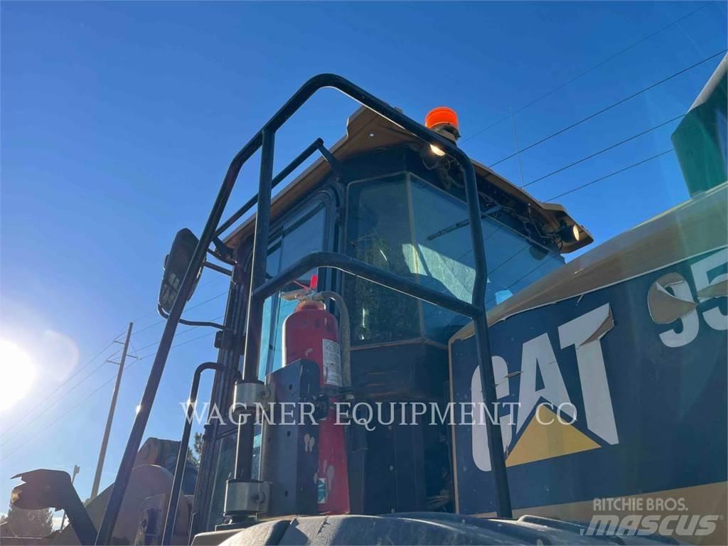 CAT 950M FC Фронтальні навантажувачі