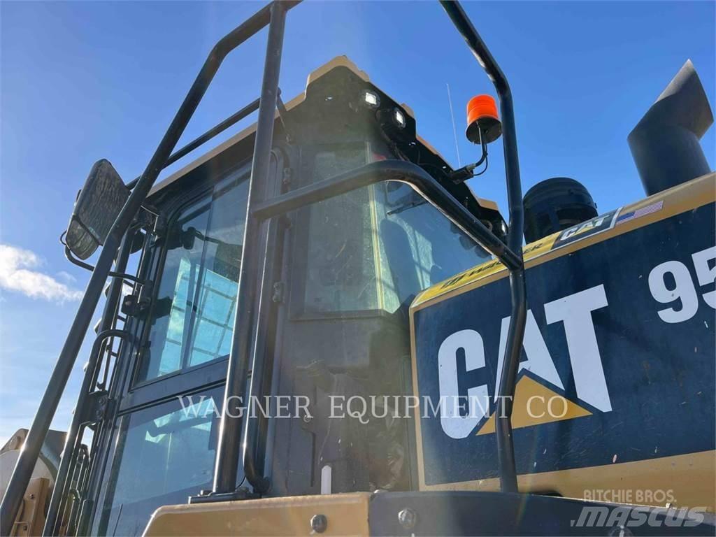 CAT 950M FC Фронтальні навантажувачі