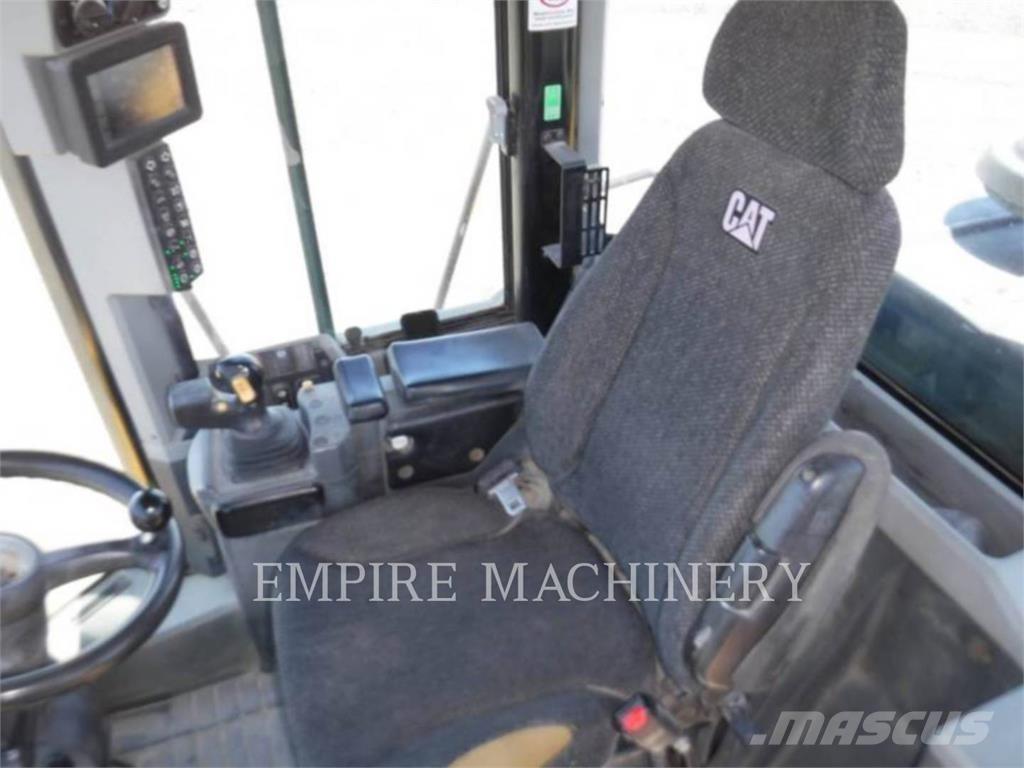 CAT 950M FC Фронтальні навантажувачі