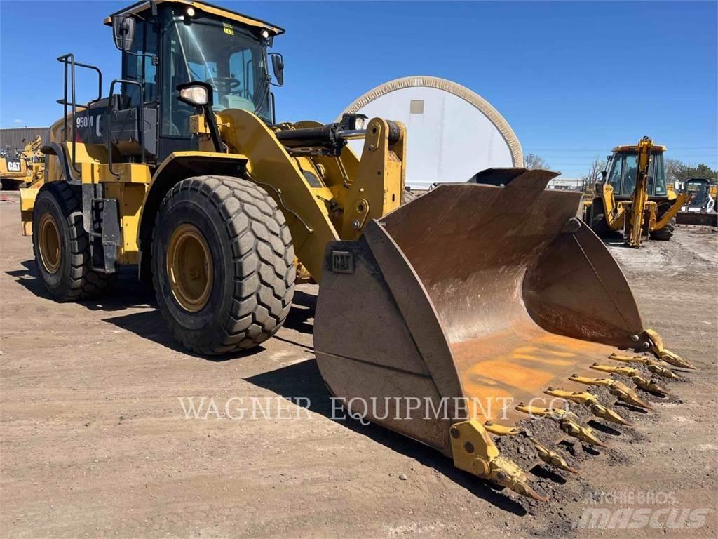 CAT 950M FC Фронтальні навантажувачі