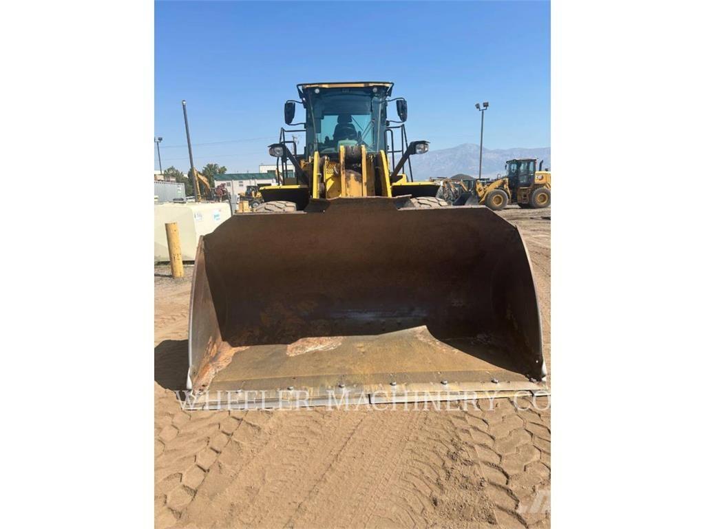 CAT 950M QC Фронтальні навантажувачі