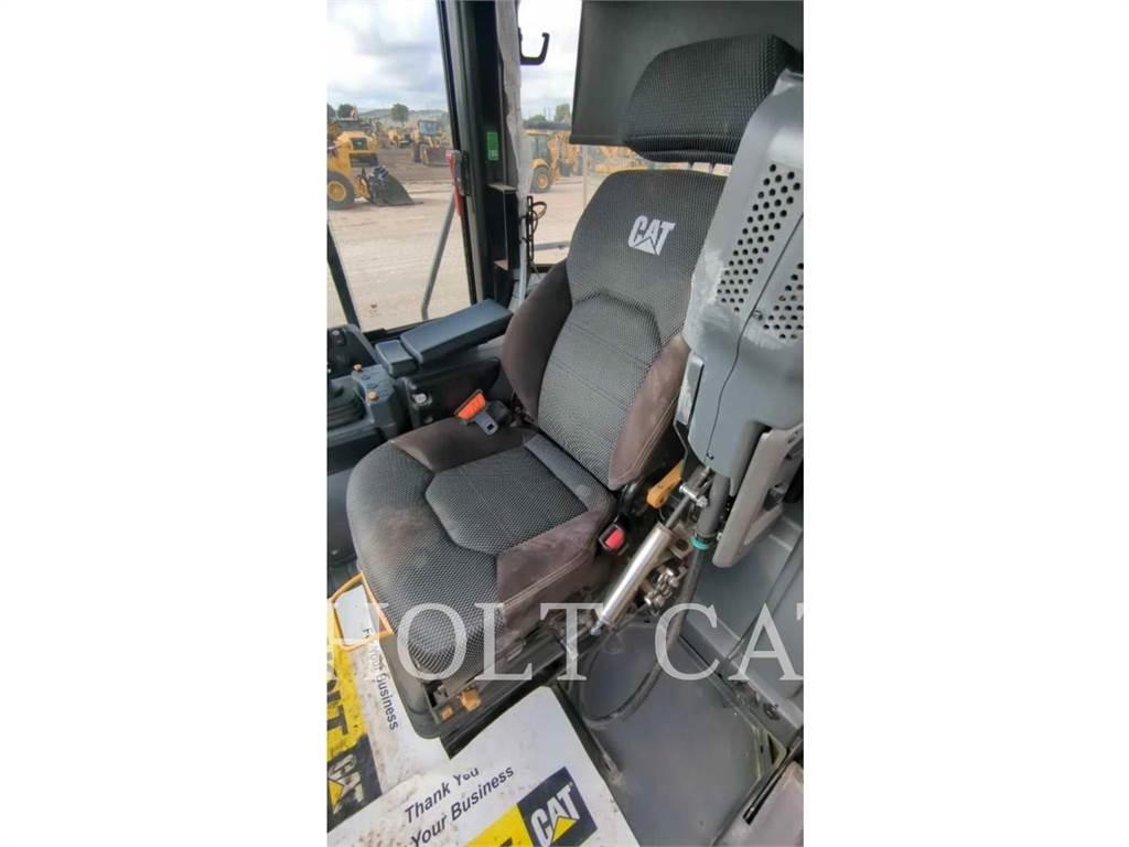 CAT 950M QC Фронтальні навантажувачі