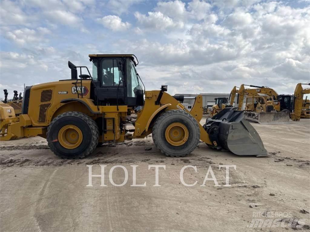 CAT 950M QC Фронтальні навантажувачі