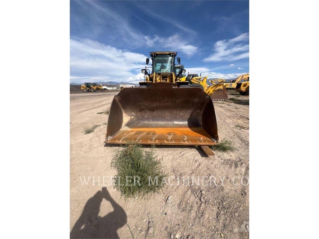 CAT 950M QC Фронтальні навантажувачі