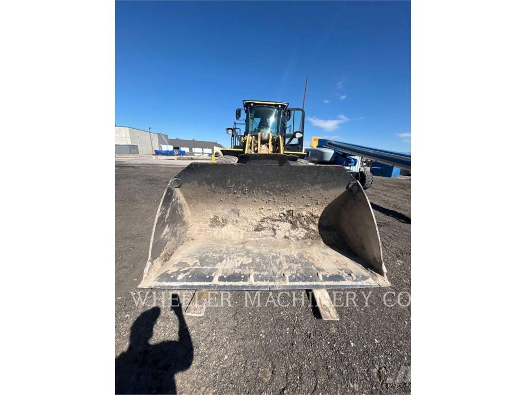 CAT 950M QC Фронтальні навантажувачі