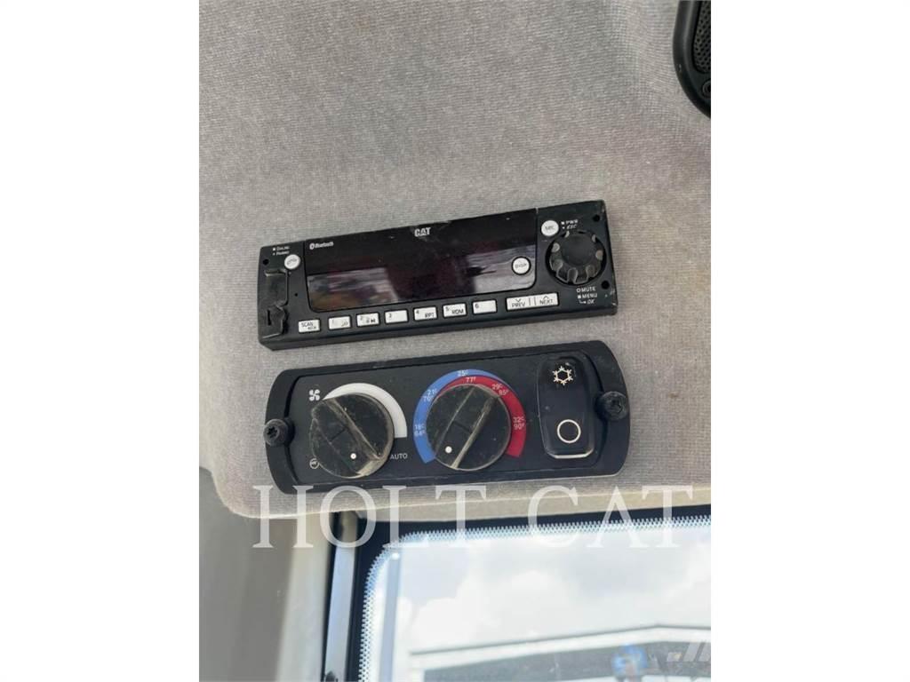 CAT 953 QC Гусеничні вантажники