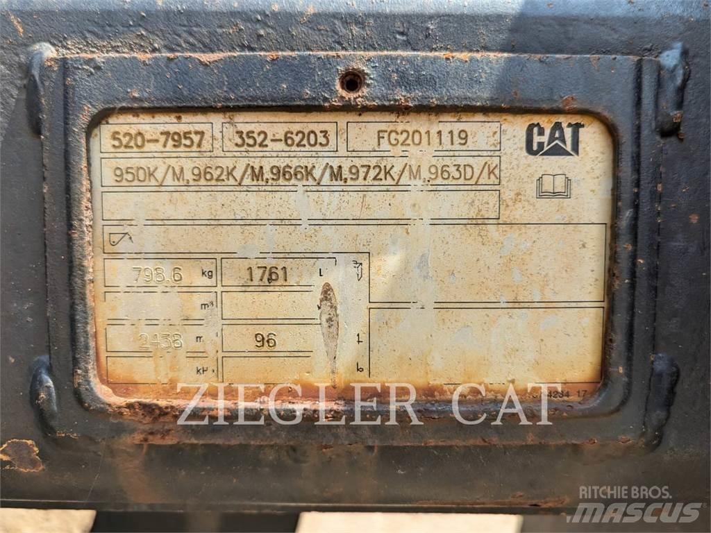 CAT 953KLGP Гусеничні вантажники