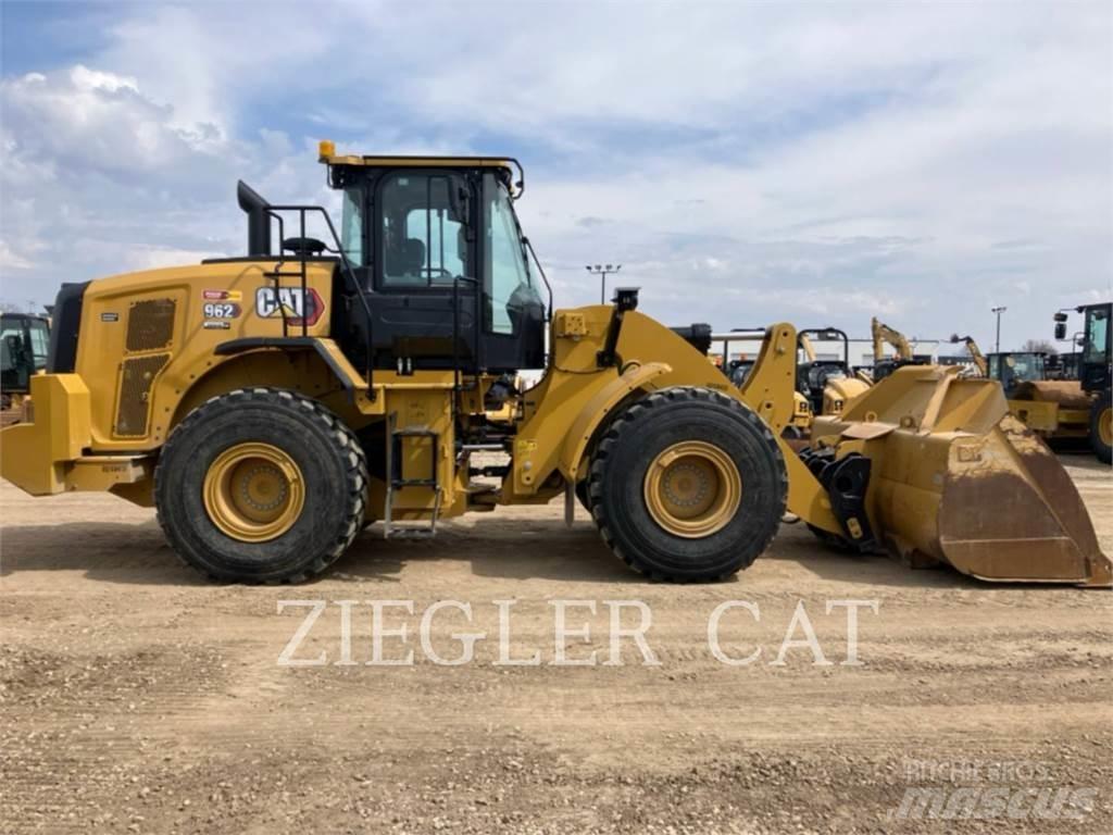 CAT 962 Фронтальні навантажувачі