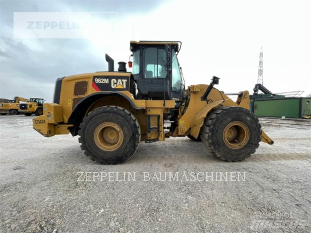 CAT 962M Фронтальні навантажувачі