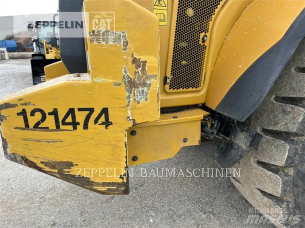CAT 962M Фронтальні навантажувачі