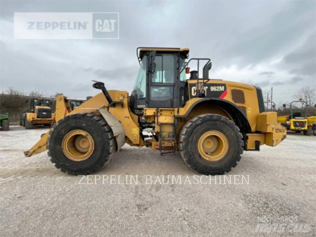 CAT 962M Фронтальні навантажувачі