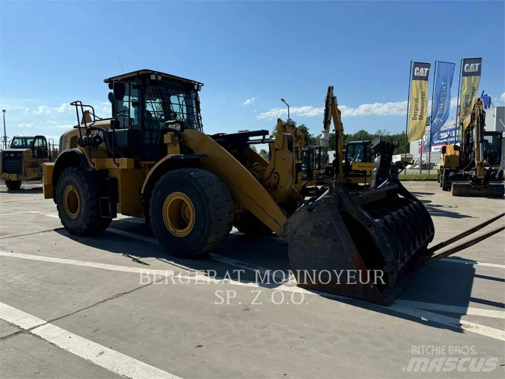CAT 962M Фронтальні навантажувачі