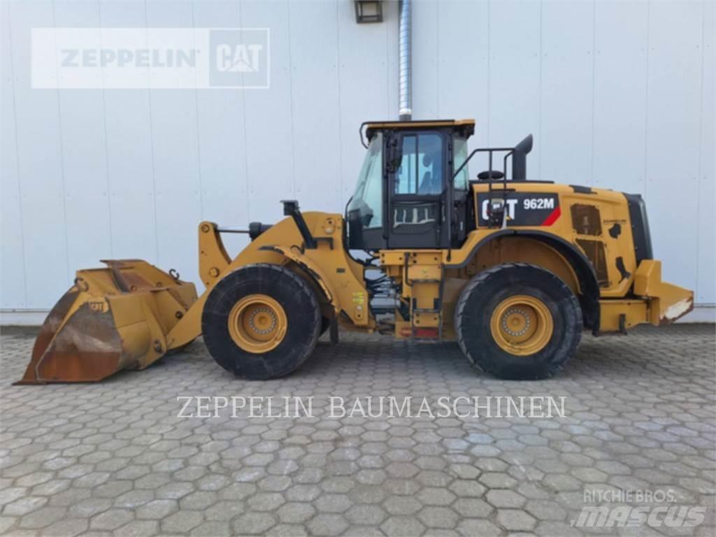 CAT 962M Фронтальні навантажувачі