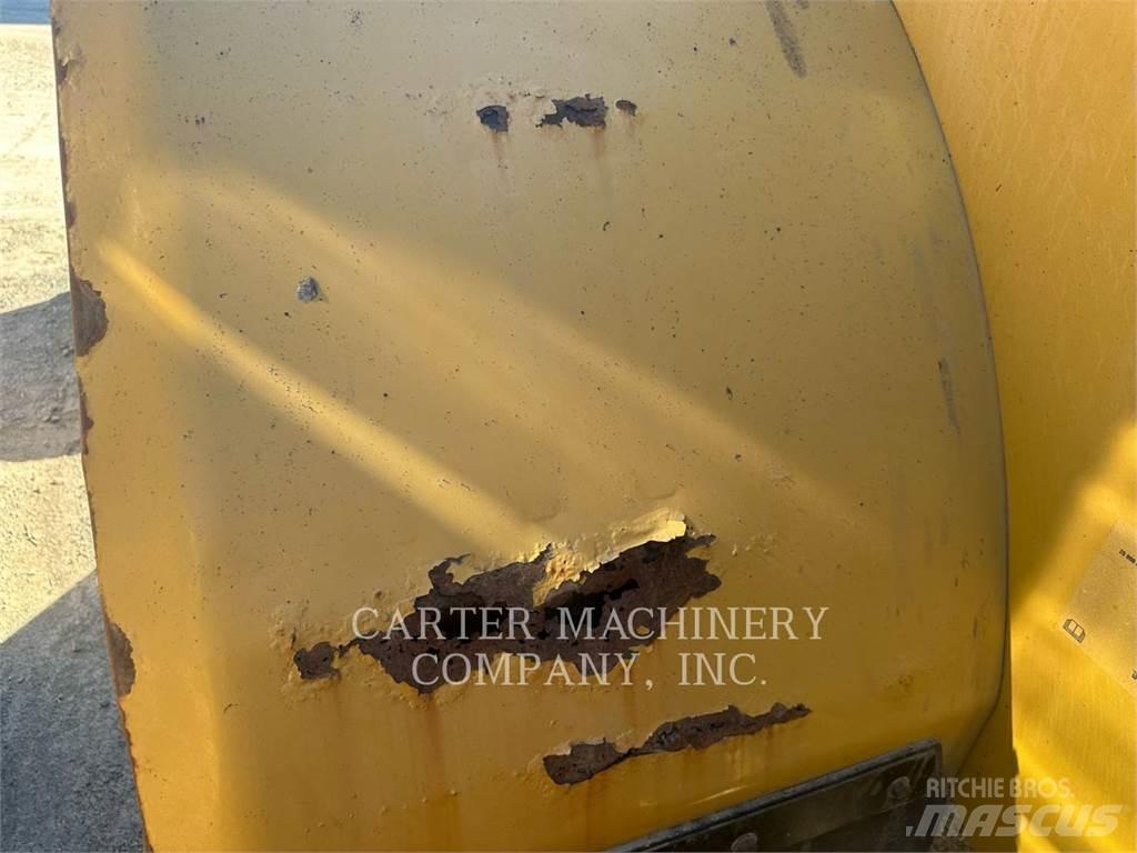 CAT 962M Фронтальні навантажувачі
