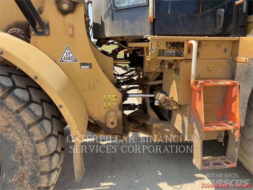 CAT 962M Фронтальні навантажувачі