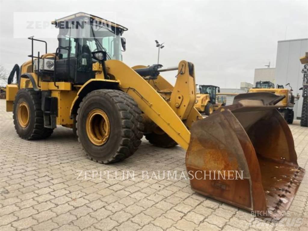CAT 962M Фронтальні навантажувачі