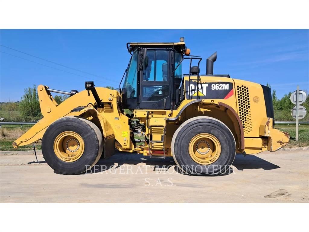 CAT 962M Фронтальні навантажувачі