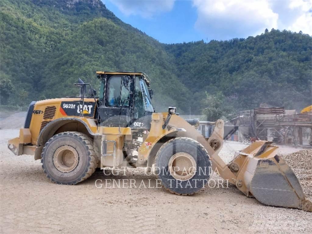 CAT 962M Фронтальні навантажувачі