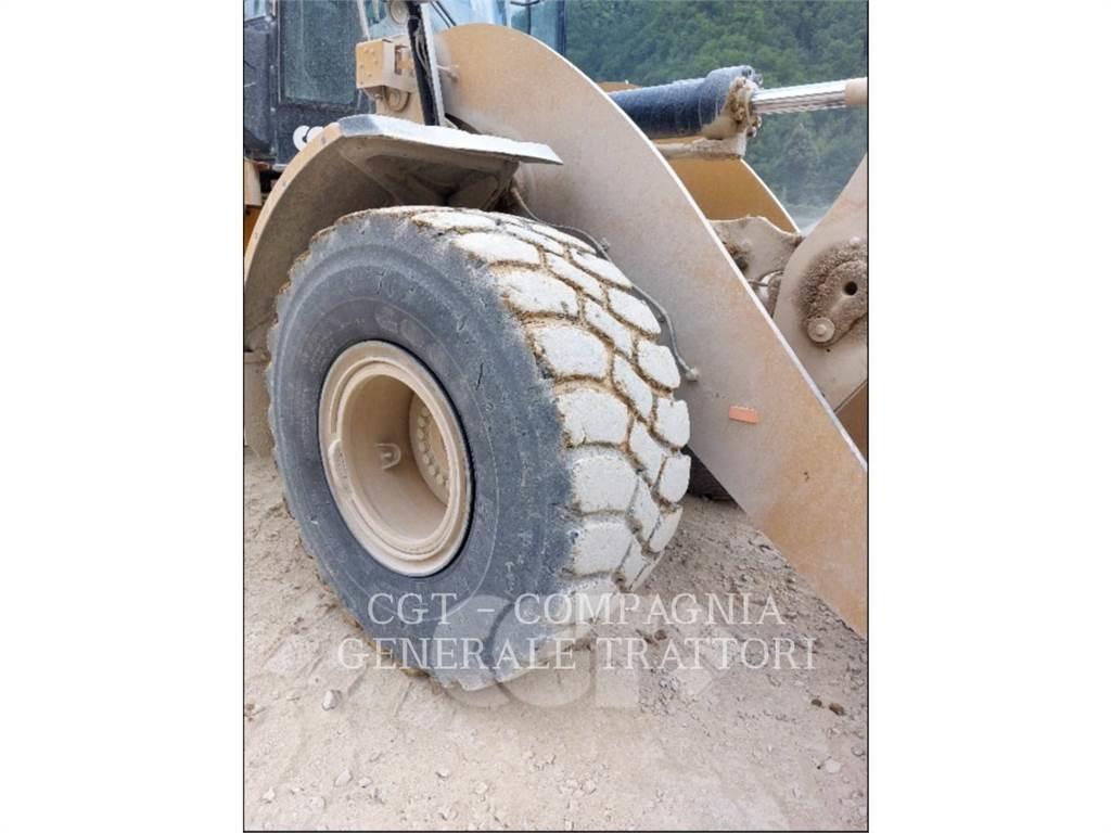 CAT 962M Фронтальні навантажувачі
