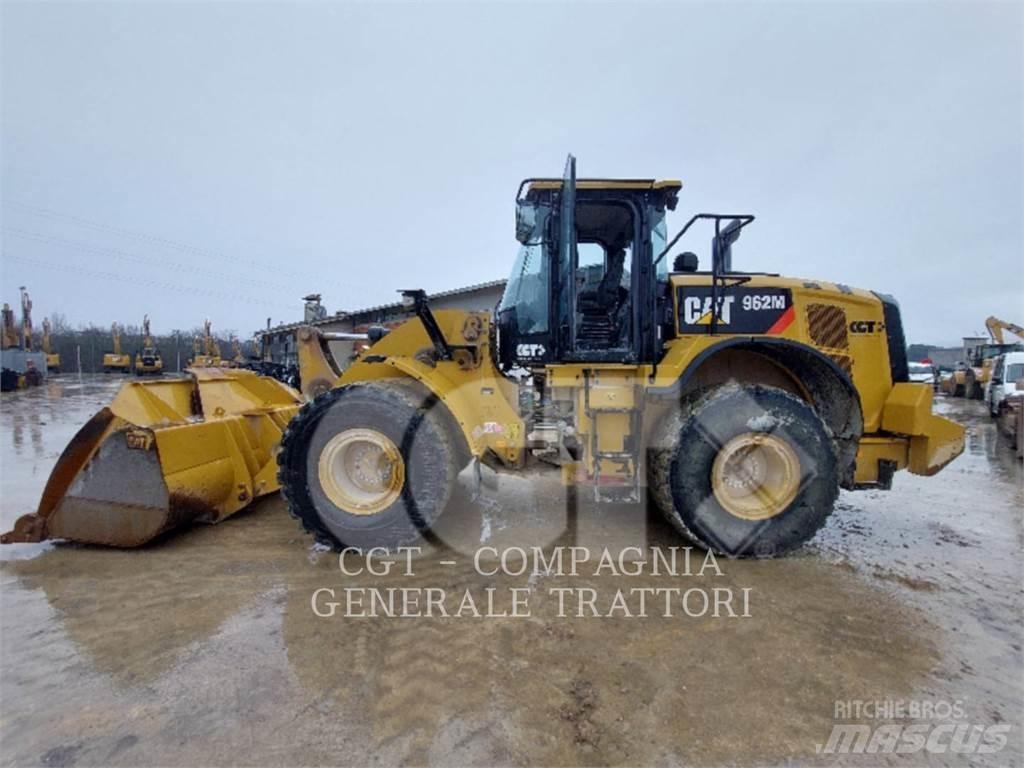 CAT 962M Фронтальні навантажувачі