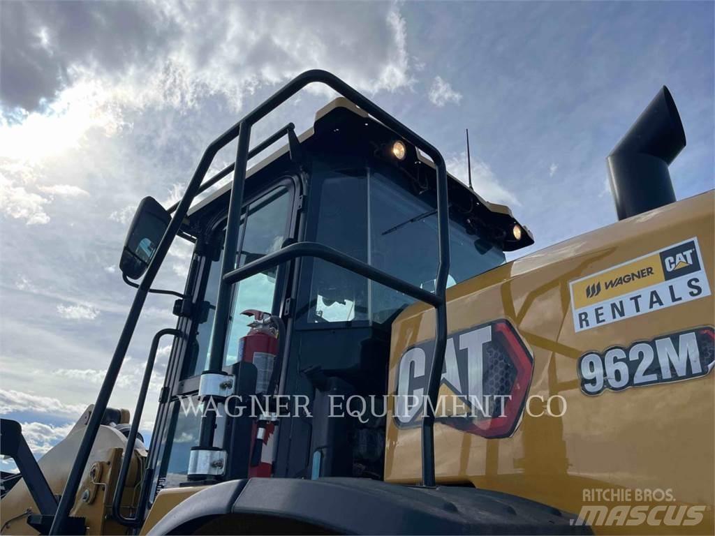 CAT 962M Фронтальні навантажувачі