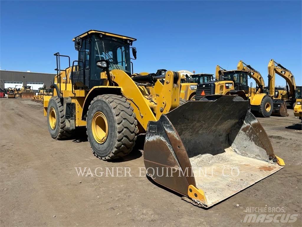 CAT 962M Фронтальні навантажувачі