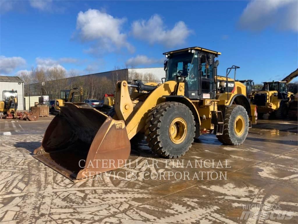 CAT 962M Фронтальні навантажувачі