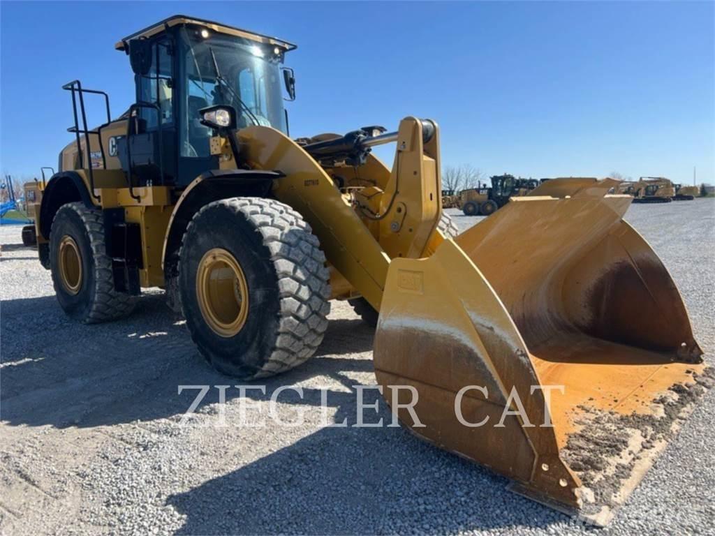 CAT 962M Фронтальні навантажувачі