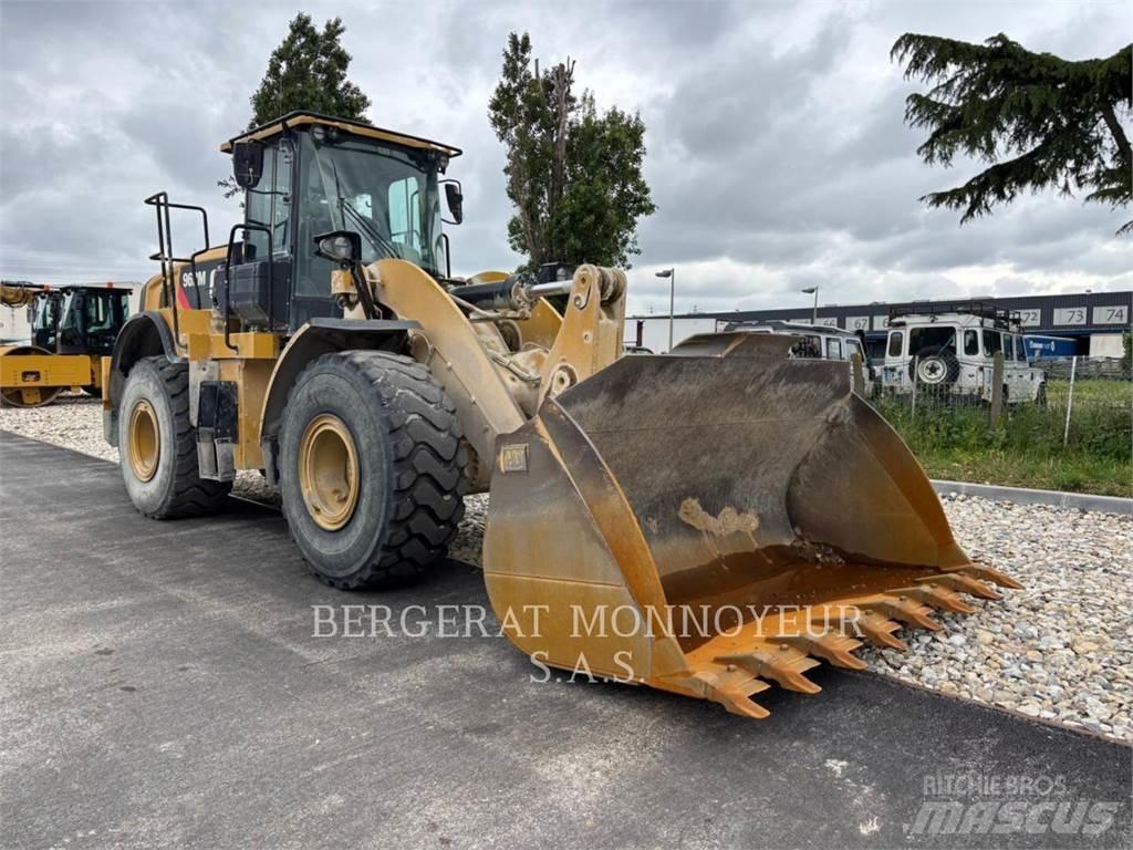 CAT 962M Фронтальні навантажувачі