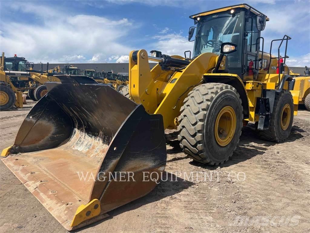 CAT 962M Фронтальні навантажувачі