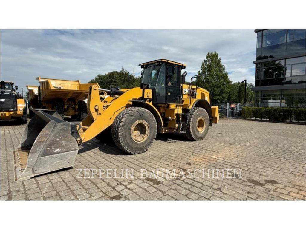 CAT 962M Фронтальні навантажувачі