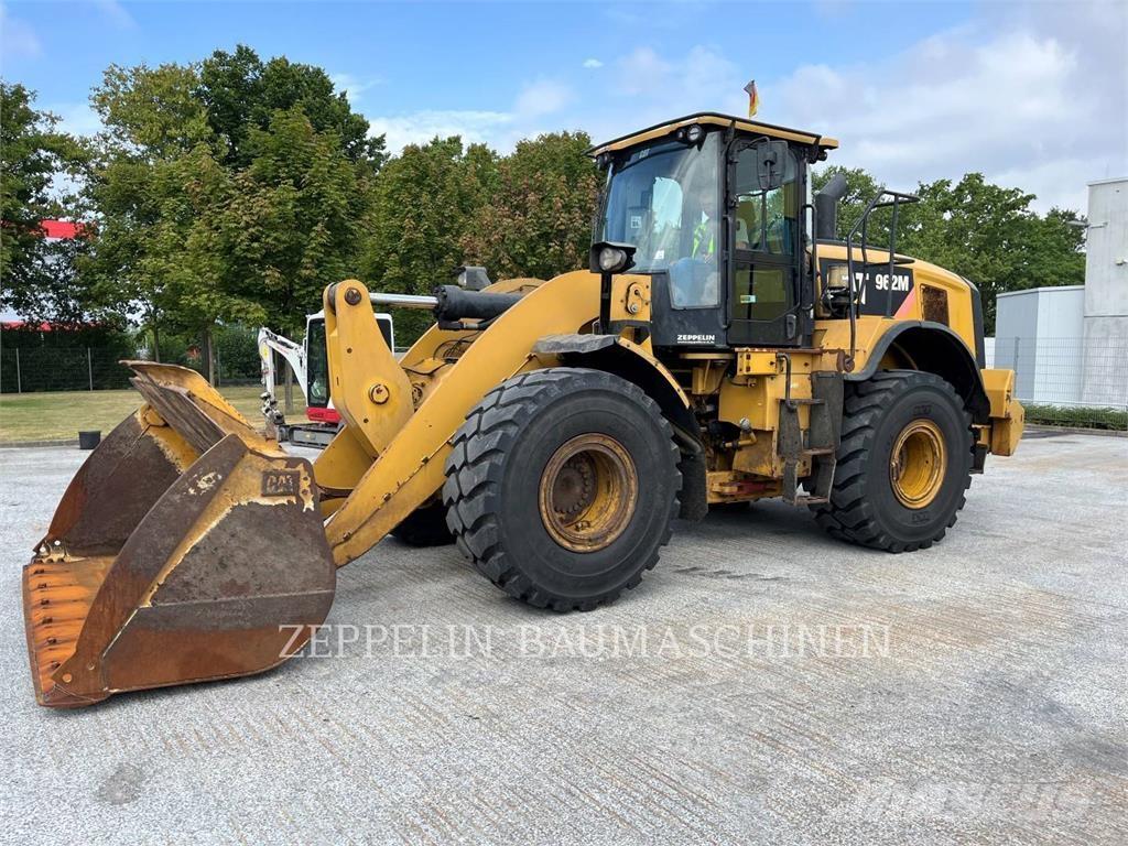 CAT 962M Фронтальні навантажувачі