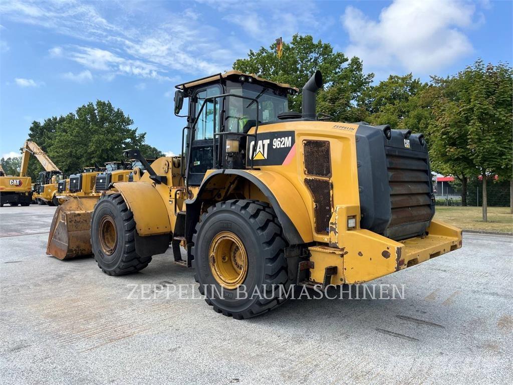 CAT 962M Фронтальні навантажувачі