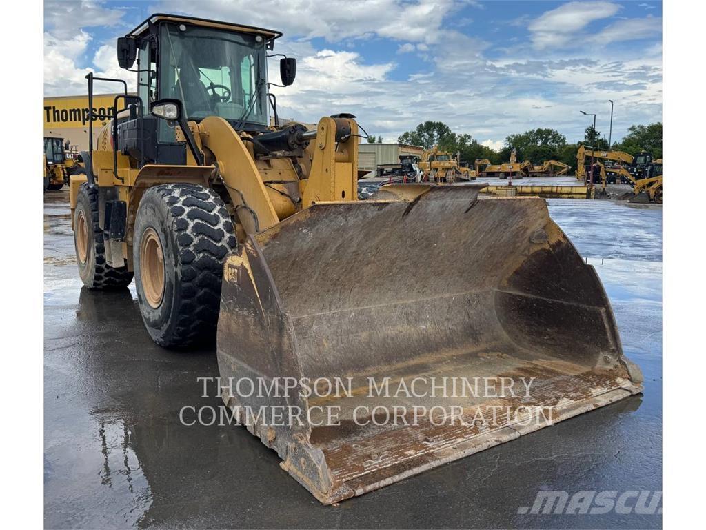 CAT 962M Фронтальні навантажувачі