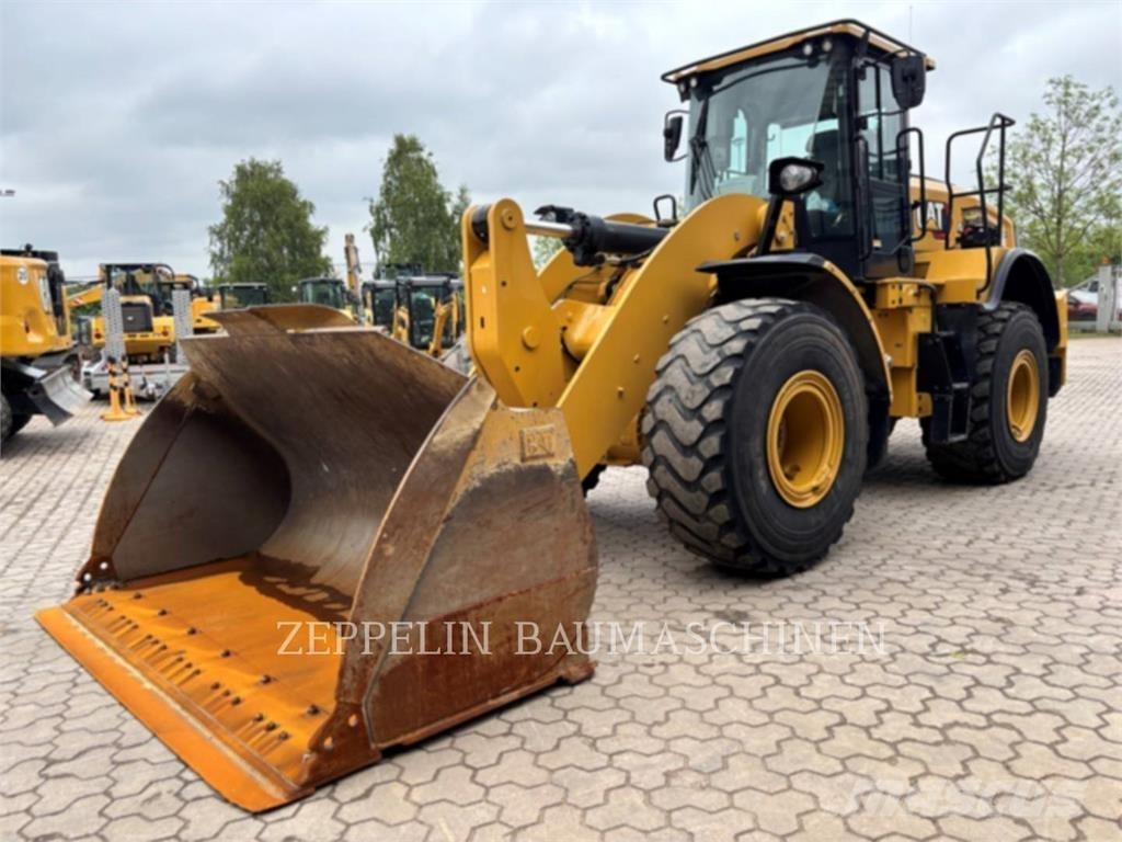 CAT 962M Фронтальні навантажувачі