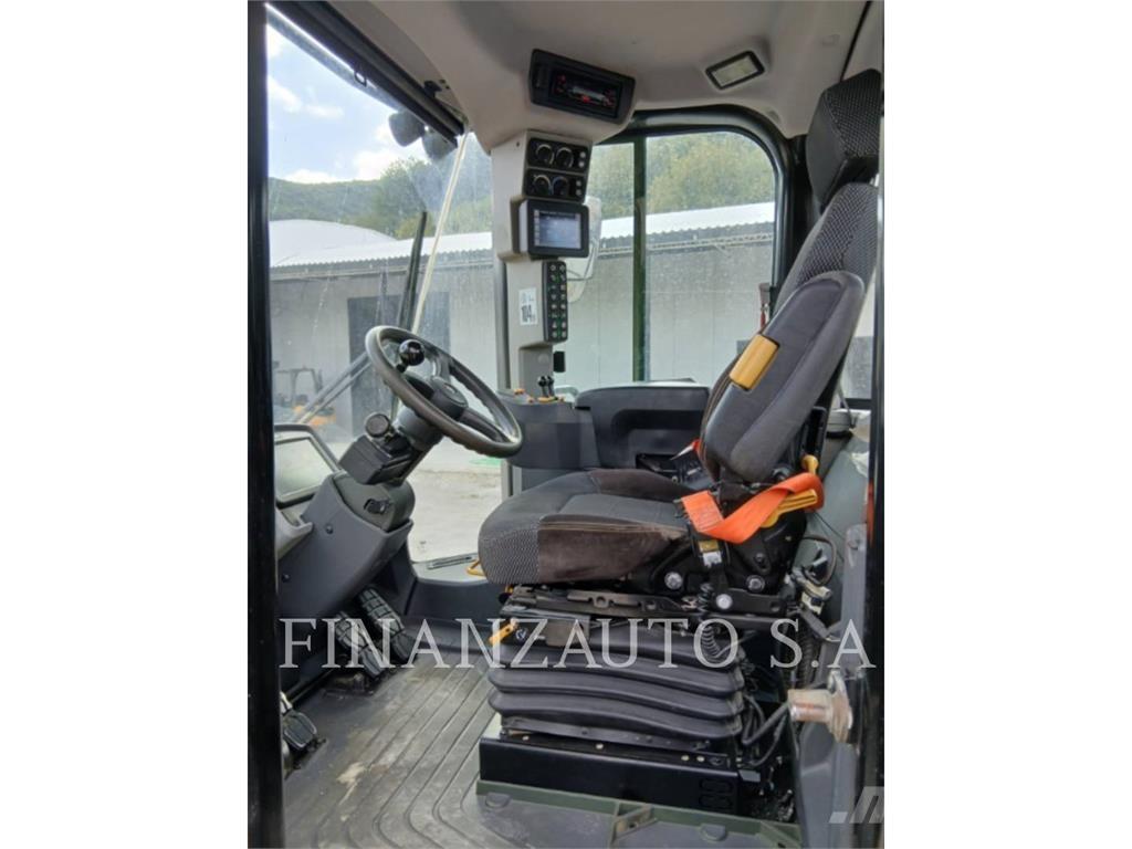 CAT 962M Фронтальні навантажувачі