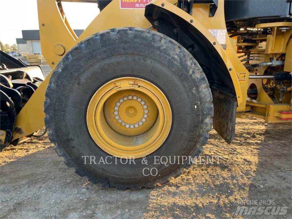 CAT 962M Фронтальні навантажувачі