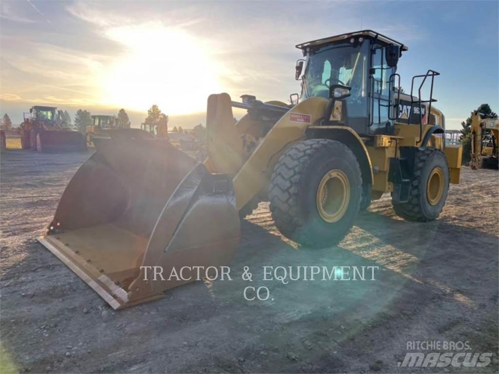 CAT 962M Фронтальні навантажувачі