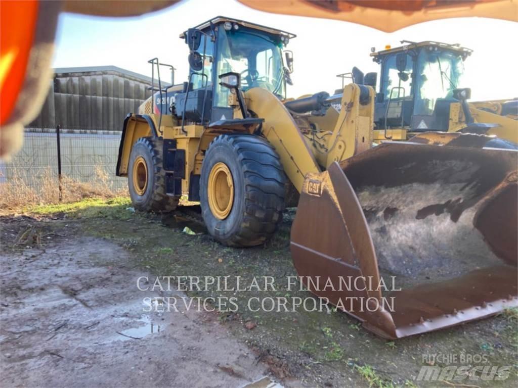 CAT 962M Фронтальні навантажувачі