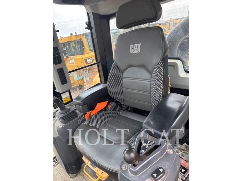 CAT 963 Гусеничні вантажники