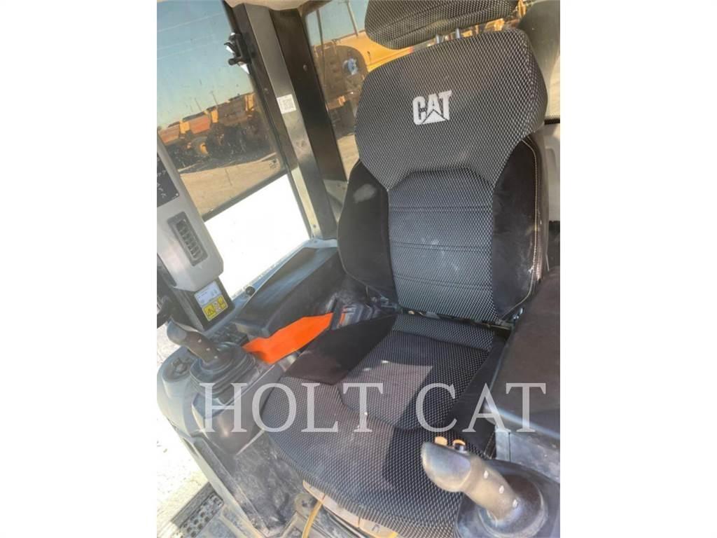 CAT 963 Гусеничні вантажники
