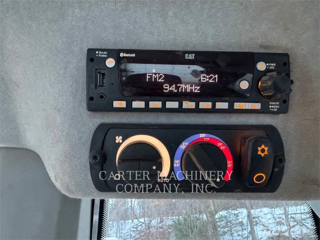 CAT 963 Гусеничні вантажники