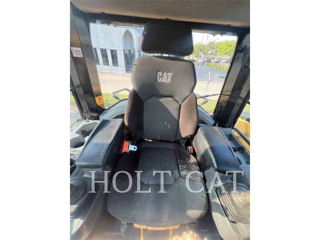 CAT 963 Гусеничні вантажники
