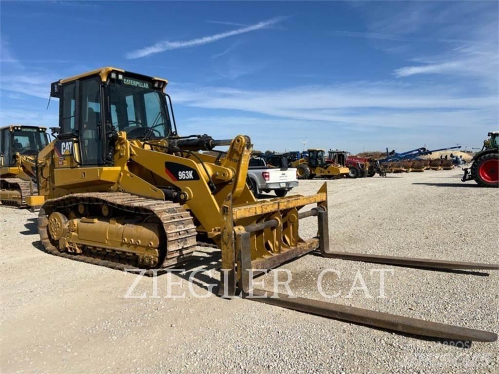 CAT 963K Гусеничні вантажники