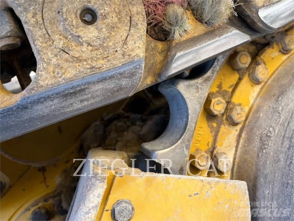 CAT 963K Гусеничні вантажники
