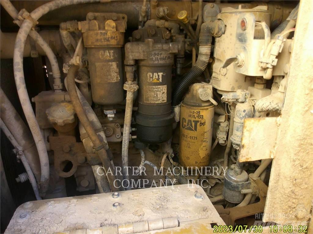 CAT 963K Гусеничні вантажники