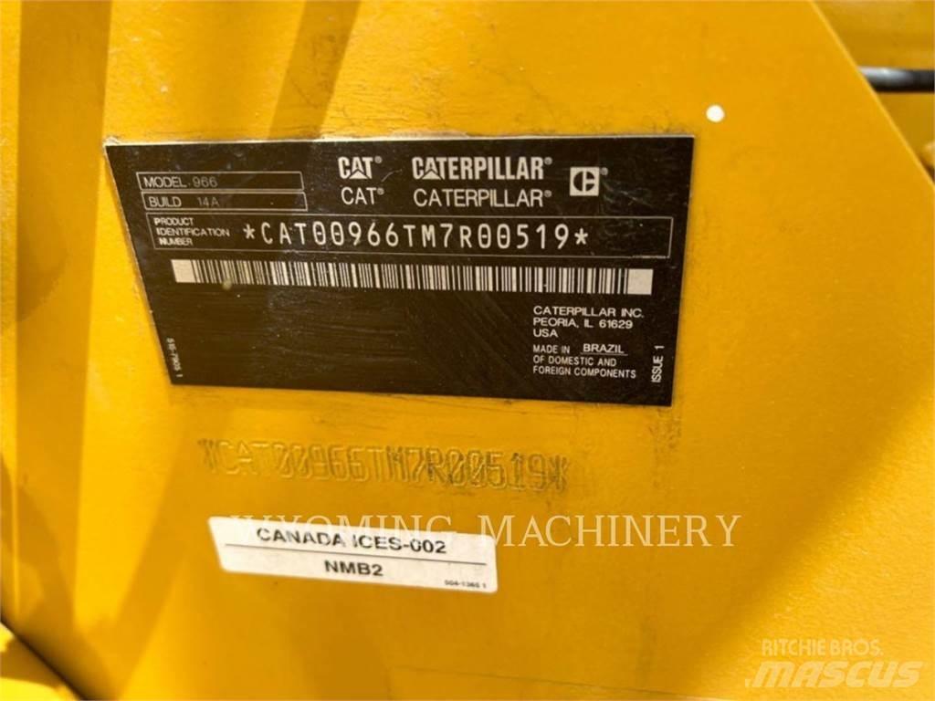 CAT 966 Фронтальні навантажувачі