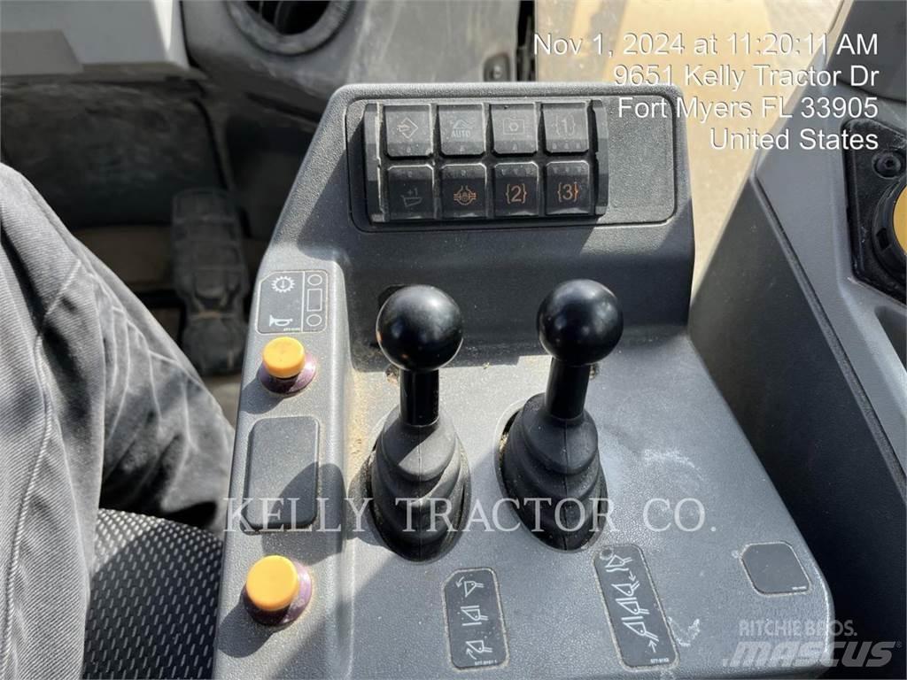 CAT 966 Фронтальні навантажувачі