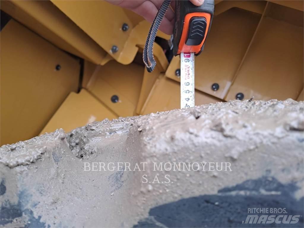 CAT 966 Фронтальні навантажувачі